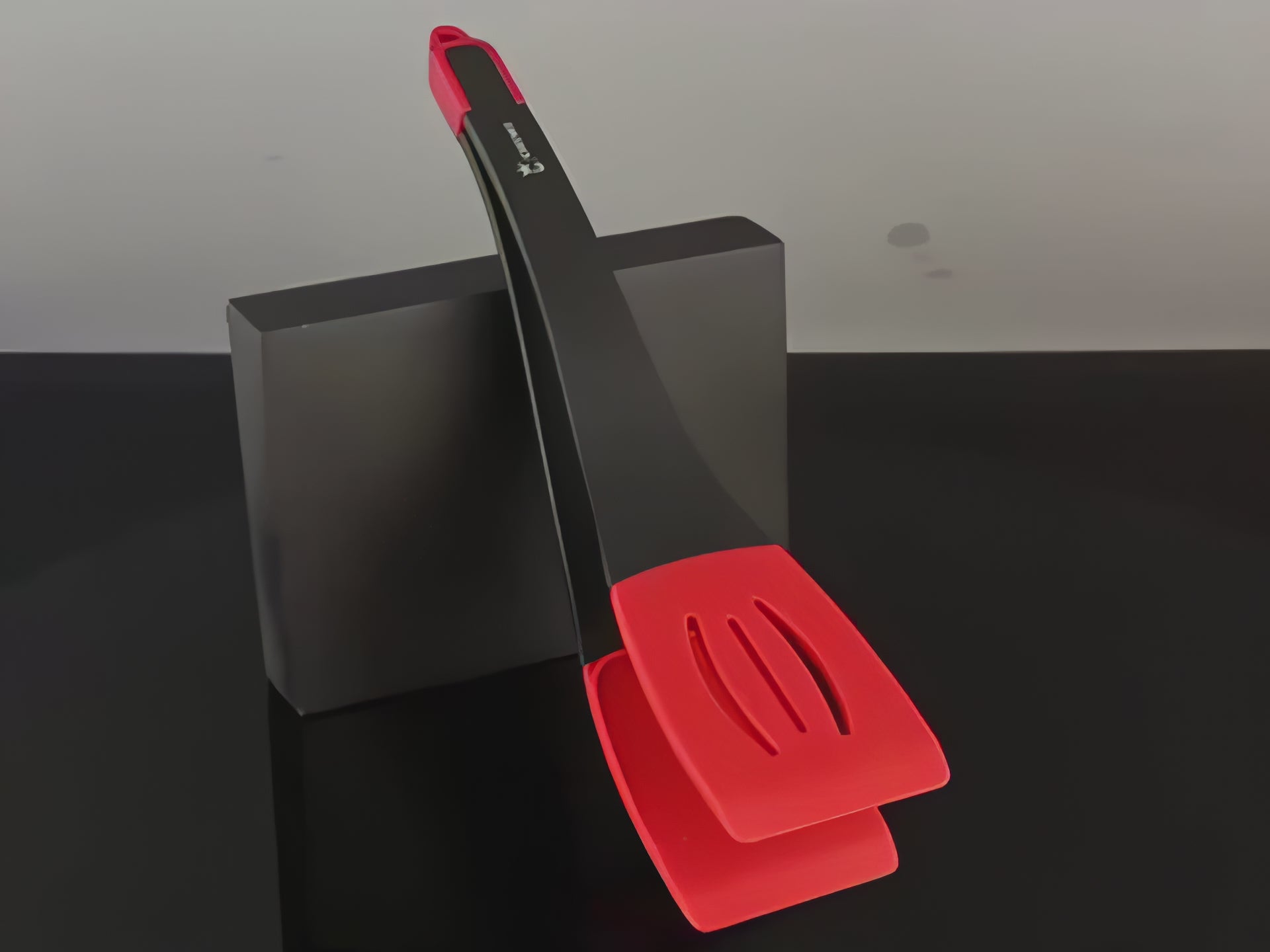 UniqueTongs - Spatula and Tongs